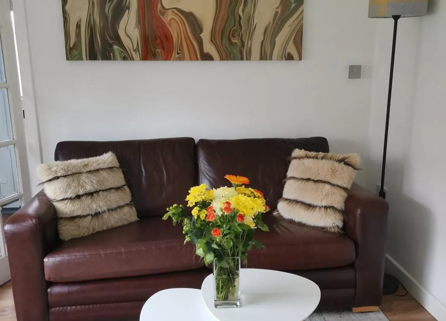 Contemporary 3 Bedroom House With Garden And Private Parking Nottingham